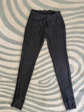 AE aerie Dark Heather Grey Ribbed lightweight leggings size M